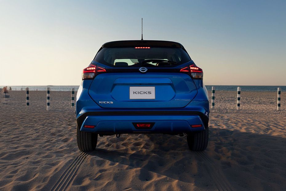 Full Rear View of Nissan Kicks (2022-2024) Full Rear View of Nissan Kicks (2022-2024)