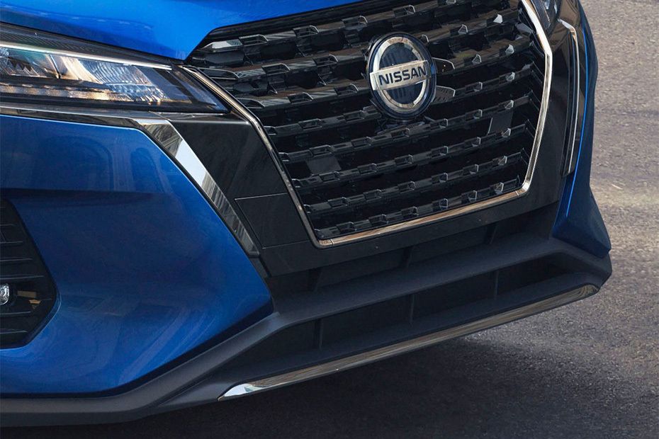 Kicks (2022-2024) Grille View Kicks (2022-2024) Grille View
