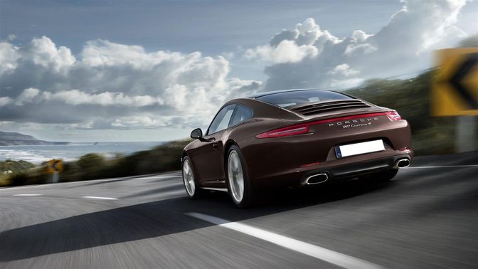911 Carrera 4 Side view
