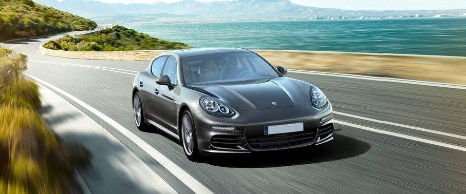 بورش Panamera Diesel Front Medium View بورش Panamera Diesel Front Medium View