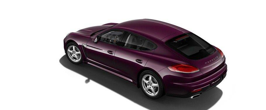 Rear Cross View of بورش Panamera Diesel Rear Cross View of بورش Panamera Diesel