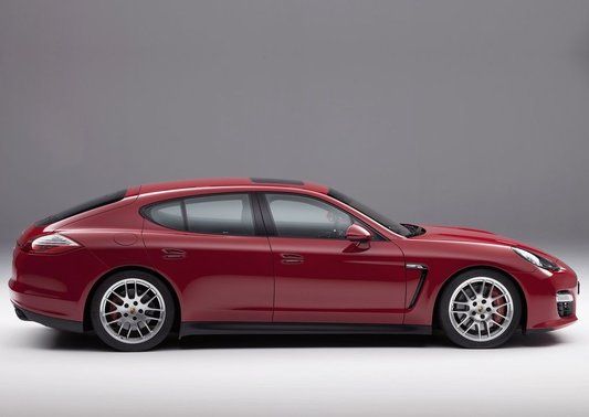 Panamera GTS Side view Panamera GTS Side view