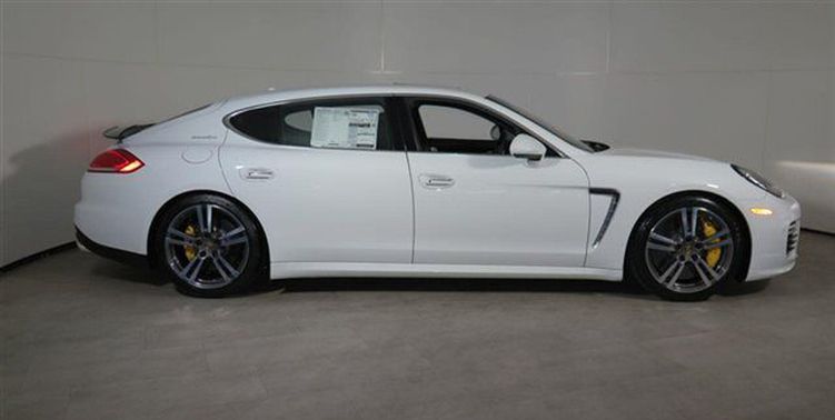 Panamera Turbo S Executive Side view Panamera Turbo S Executive Side view