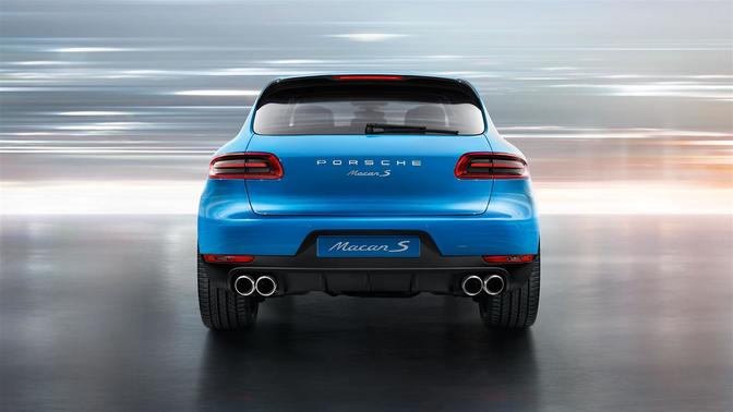 Full Rear View of Porsche Macan S Full Rear View of Porsche Macan S
