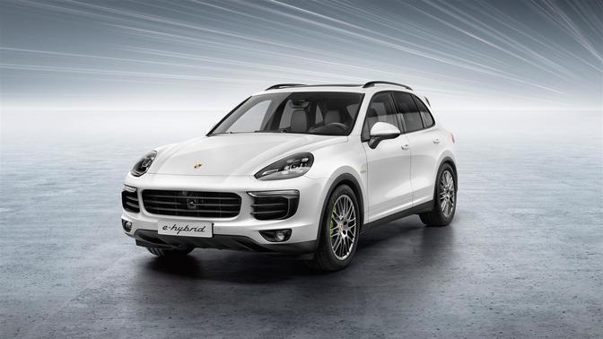 Porsche Cayenne S E-Hybrid Front Angle High View Porsche Cayenne S E-Hybrid Front Angle High View