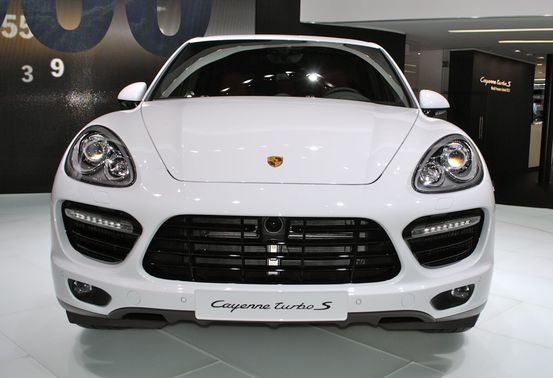 Full Front View of Cayenne Turbo S Full Front View of Cayenne Turbo S