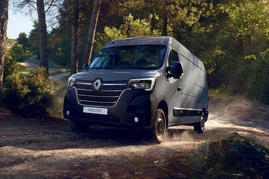 Renault Master Front angle low view Renault Master Front angle low view