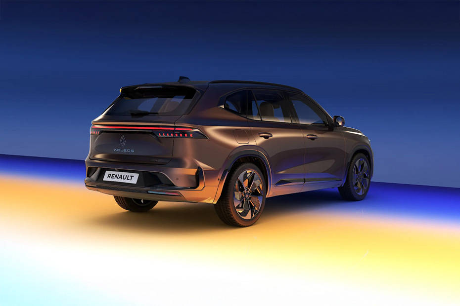 كوليوس Rear angle view كوليوس Rear angle view