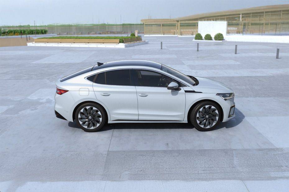 إينياك كوبيه Medium Angle Front View إينياك كوبيه Medium Angle Front View