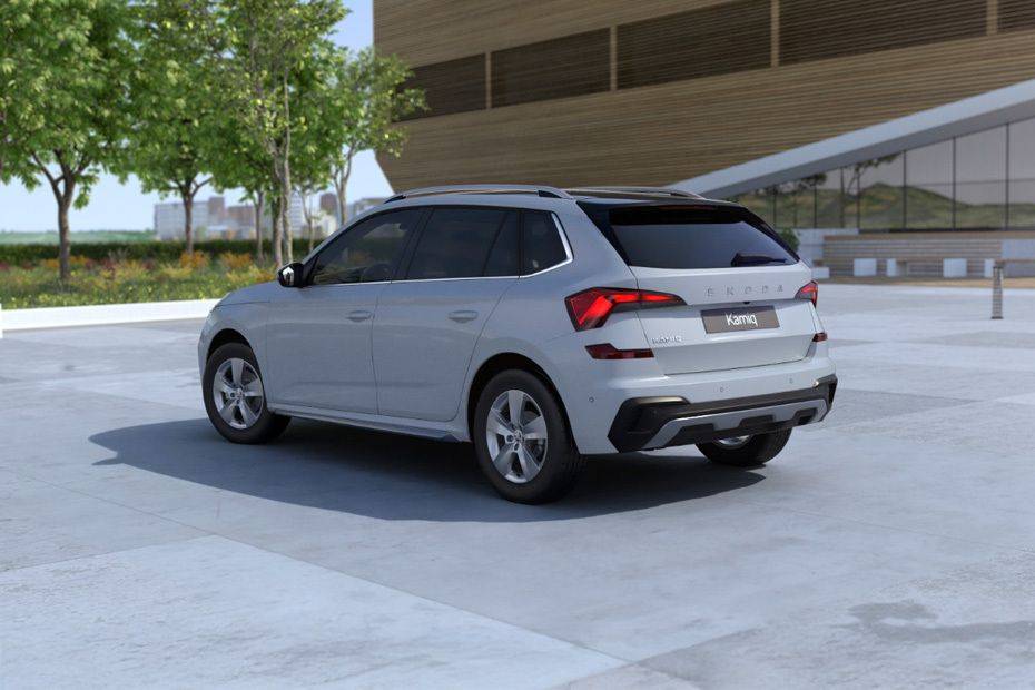 Rear Cross Side View of Skoda Kamiq Rear Cross Side View of Skoda Kamiq