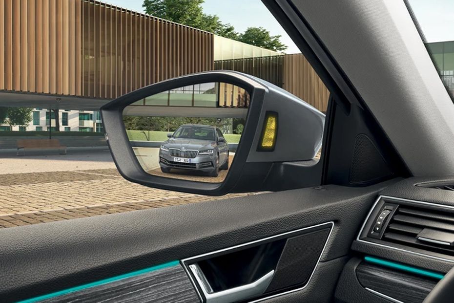 Skoda Superb Drivers Side Mirror Rear Angle Skoda Superb Drivers Side Mirror Rear Angle
