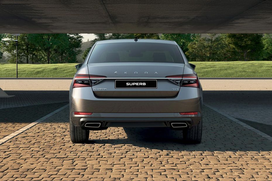 Full Rear View of Skoda Superb Full Rear View of Skoda Superb