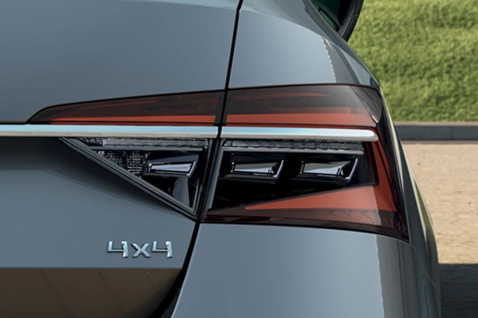 Superb Tail light Superb Tail light