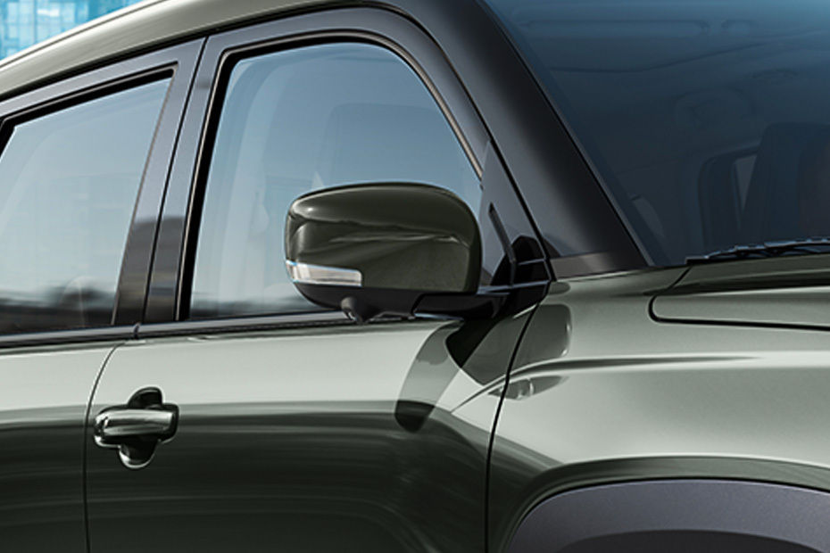 سوزوكي أكروس Drivers Side Mirror Front Angle
