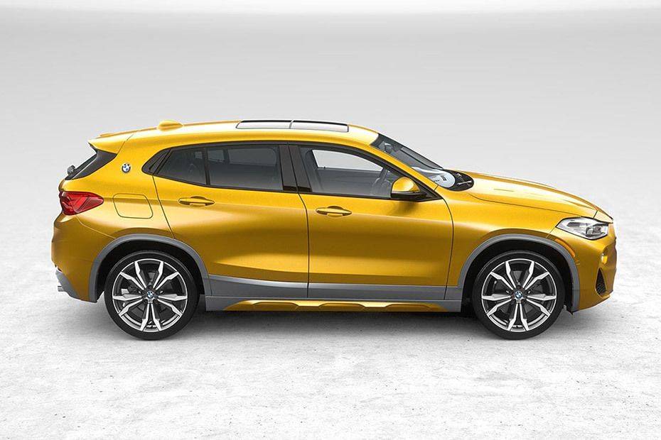 BMW X2 (2022-2023) Drivers Sideview BMW X2 (2022-2023) Drivers Sideview