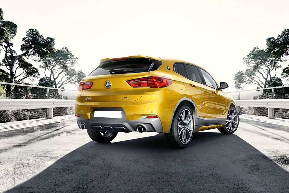 X2 (2022-2023) Rear angle view X2 (2022-2023) Rear angle view
