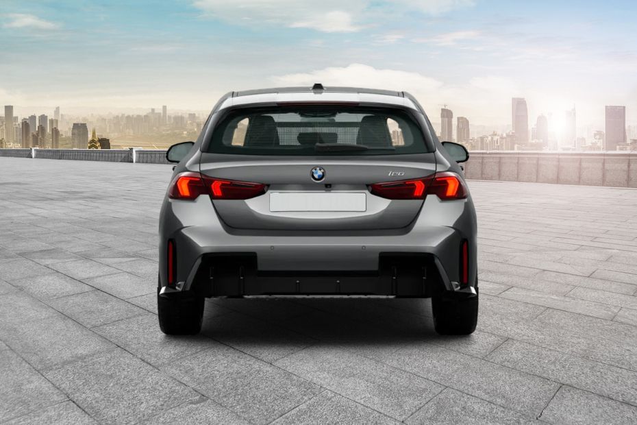 Full Rear View of BMW 1 Series Full Rear View of BMW 1 Series