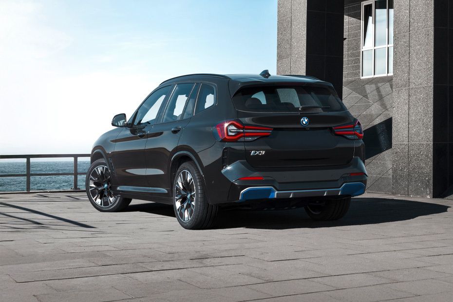 Rear Cross Side View of BMW IX3 Rear Cross Side View of BMW IX3