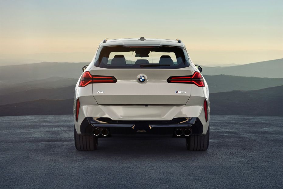 Full Rear View of بي إم دبليو X3 Full Rear View of بي إم دبليو X3