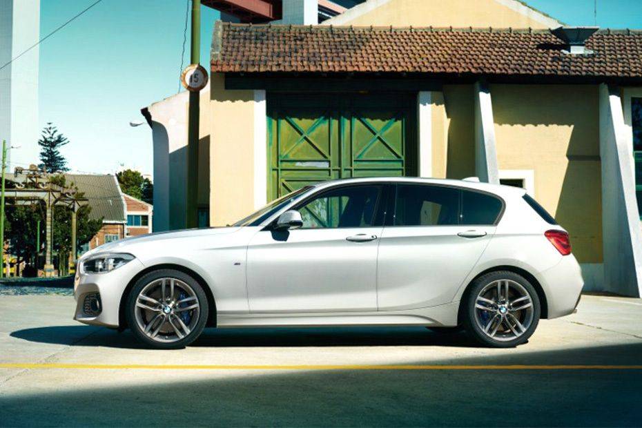 1 Series 5 Door Side view 1 Series 5 Door Side view