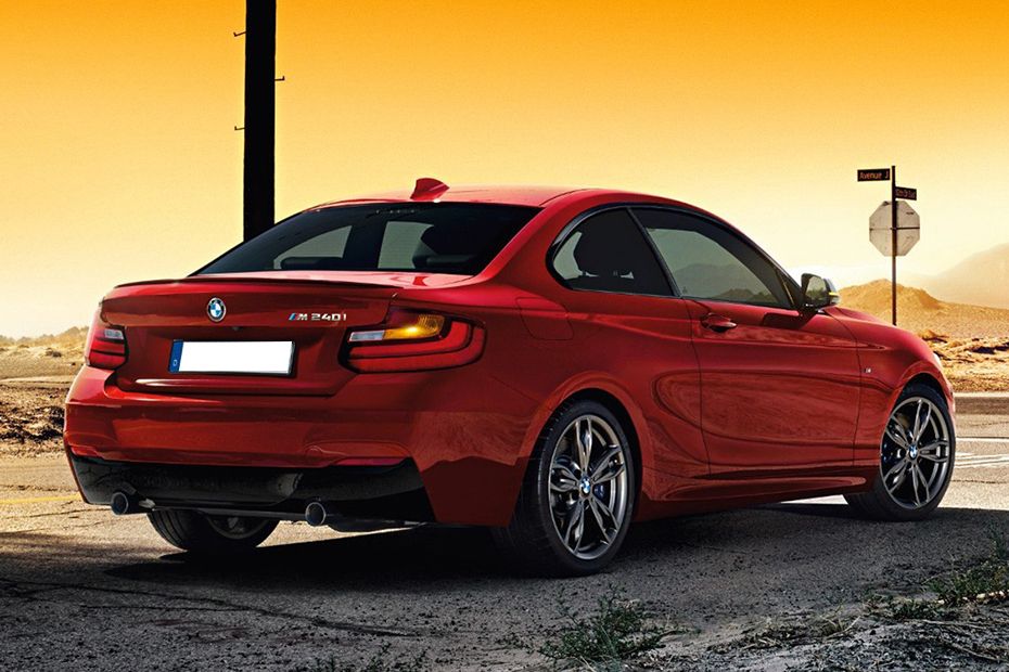 2 Series Coupe (2022-2023) Rear Low Angle View 2 Series Coupe (2022-2023) Rear Low Angle View