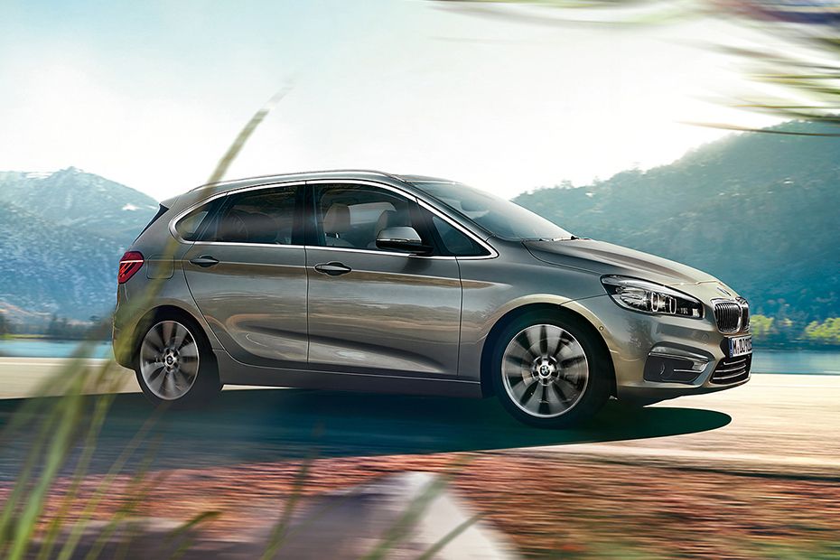 بي إم دبليو 2 Series Active Tourer Front Cross Side View بي إم دبليو 2 Series Active Tourer Front Cross Side View