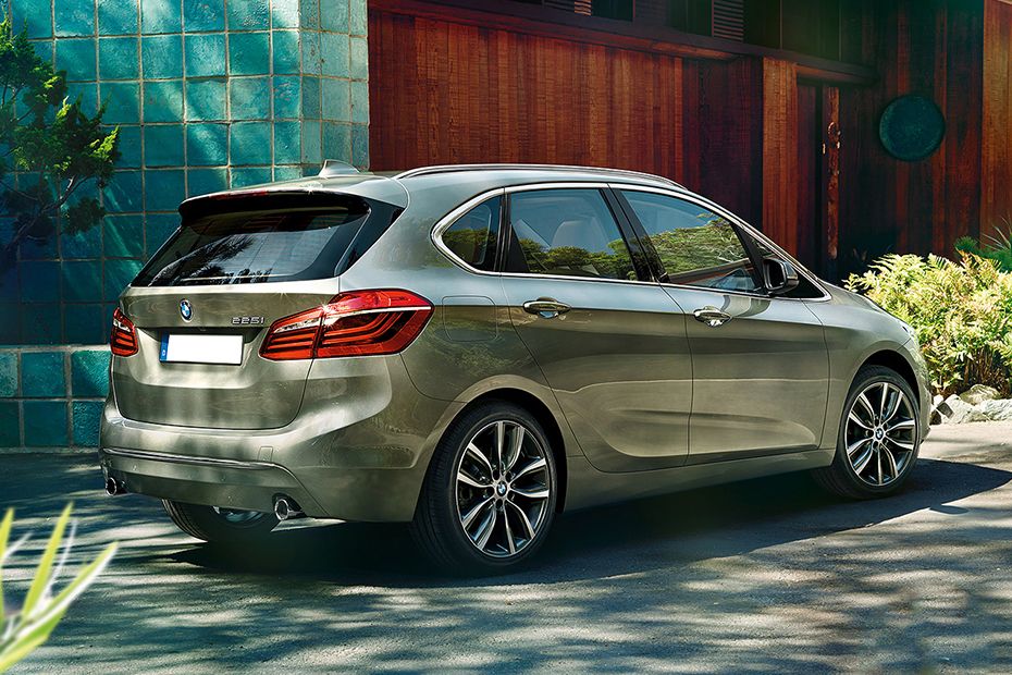 2 Series Active Tourer Rear angle view 2 Series Active Tourer Rear angle view