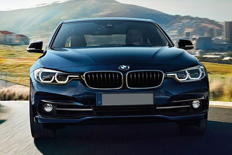 3 Series Sedan Medium Angle Front View 3 Series Sedan Medium Angle Front View