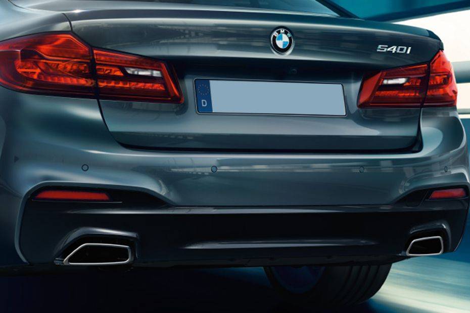 BMW 5 Series Sedan Reverse Parking Sensors BMW 5 Series Sedan Reverse Parking Sensors