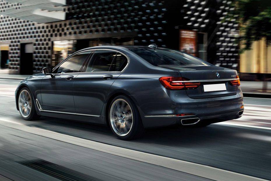 Rear Cross Side View of BMW 7 Series Sedan Rear Cross Side View of BMW 7 Series Sedan