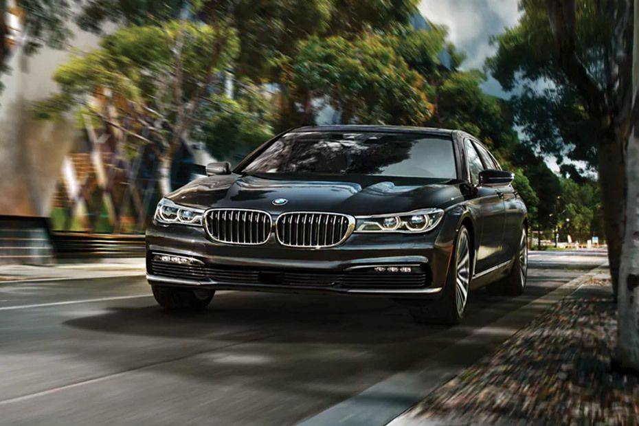BMW 7 Series Sedan Side Medium View BMW 7 Series Sedan Side Medium View