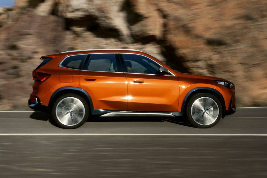 BMW X1 Drivers Sideview BMW X1 Drivers Sideview
