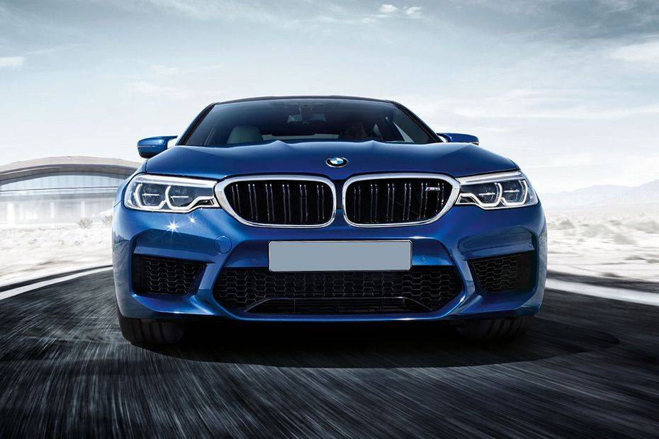 Full Front View of M5 Sedan Full Front View of M5 Sedan