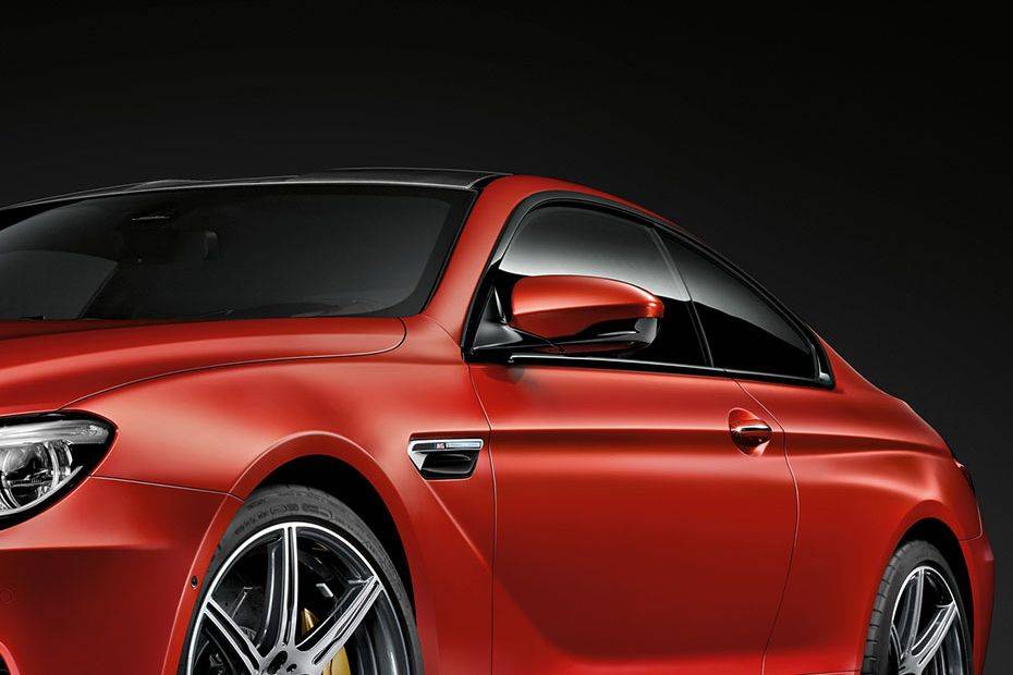 بي إم دبليو M6 Coupe Drivers Side Mirror Front Angle بي إم دبليو M6 Coupe Drivers Side Mirror Front Angle