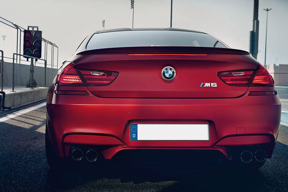 Full Rear View of بي إم دبليو M6 Coupe Full Rear View of بي إم دبليو M6 Coupe