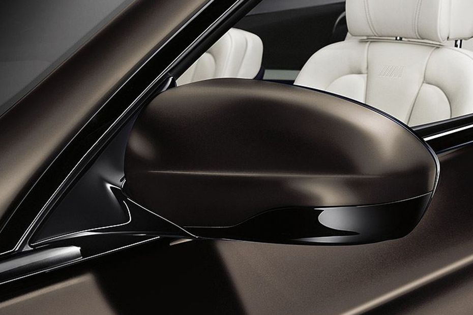بي إم دبليو M6 Convertible Drivers Side Mirror Front Angle بي إم دبليو M6 Convertible Drivers Side Mirror Front Angle