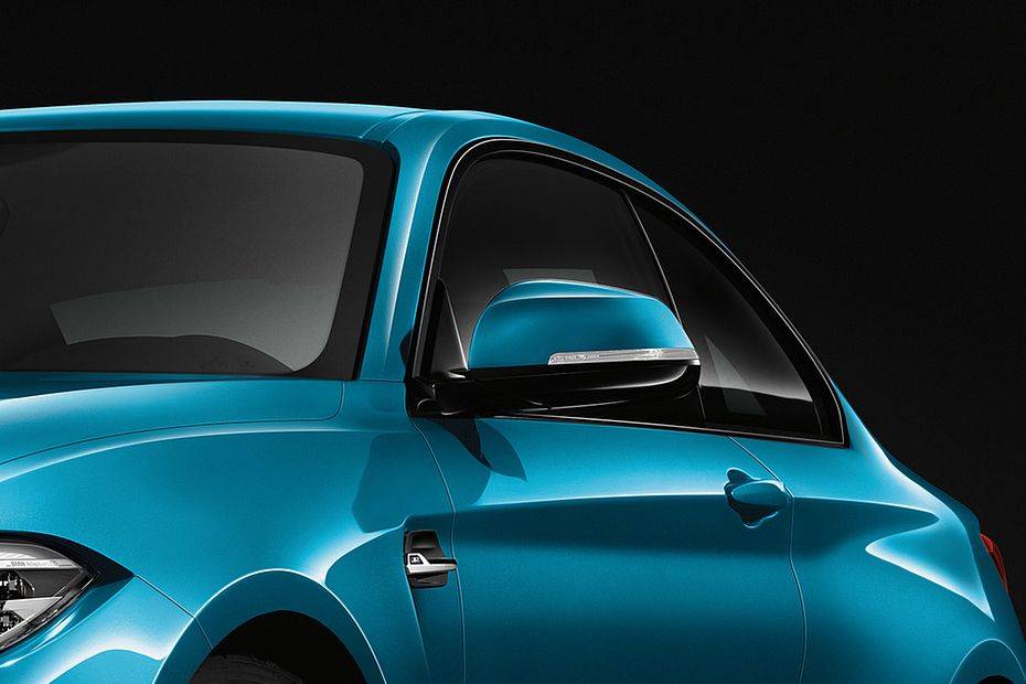 بي إم دبليو M2 Competition Drivers Side Mirror Front Angle بي إم دبليو M2 Competition Drivers Side Mirror Front Angle