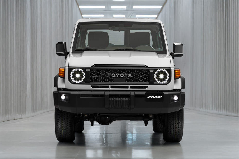 Full Front View of Land Cruiser 70 Hard Top
