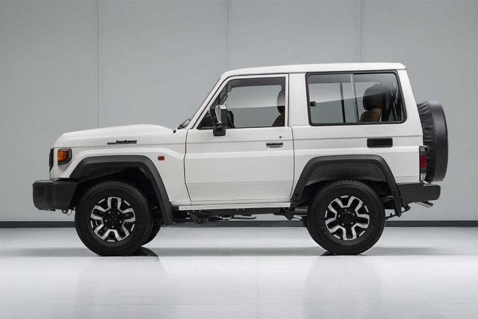 Land Cruiser 70 Hard Top Side view