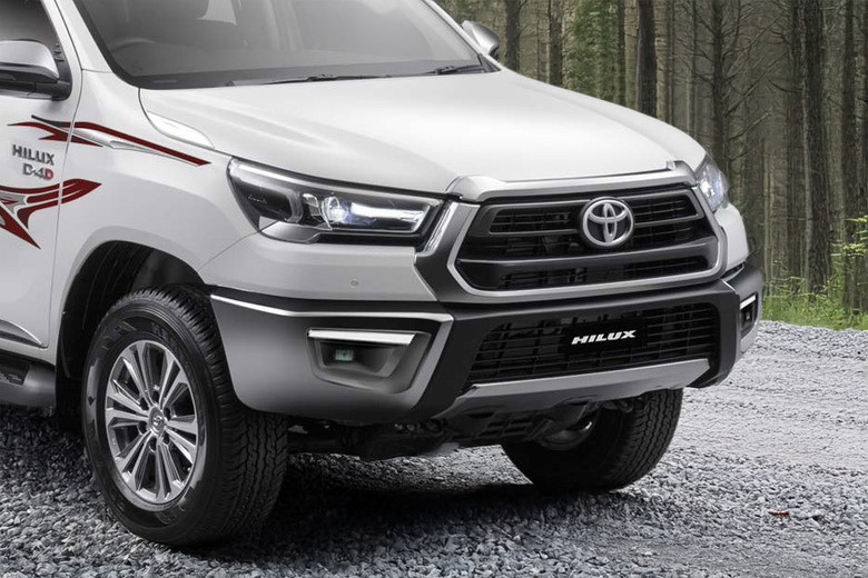 Hilux Grille View