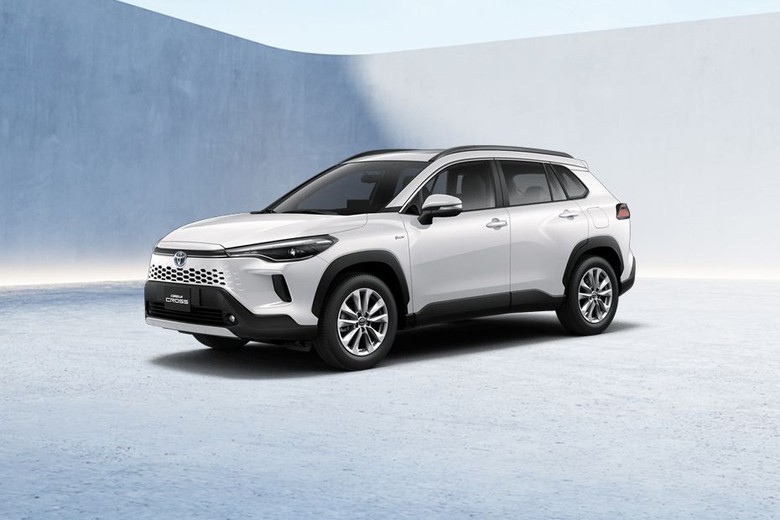 Toyota Corolla Cross Side Medium View