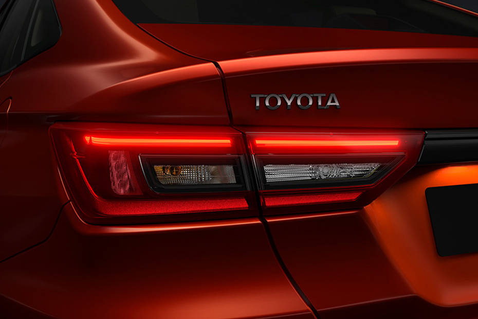 يارس 2023 Tail light يارس 2023 Tail light