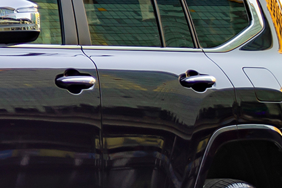 لاند كروزر 300 Door handle