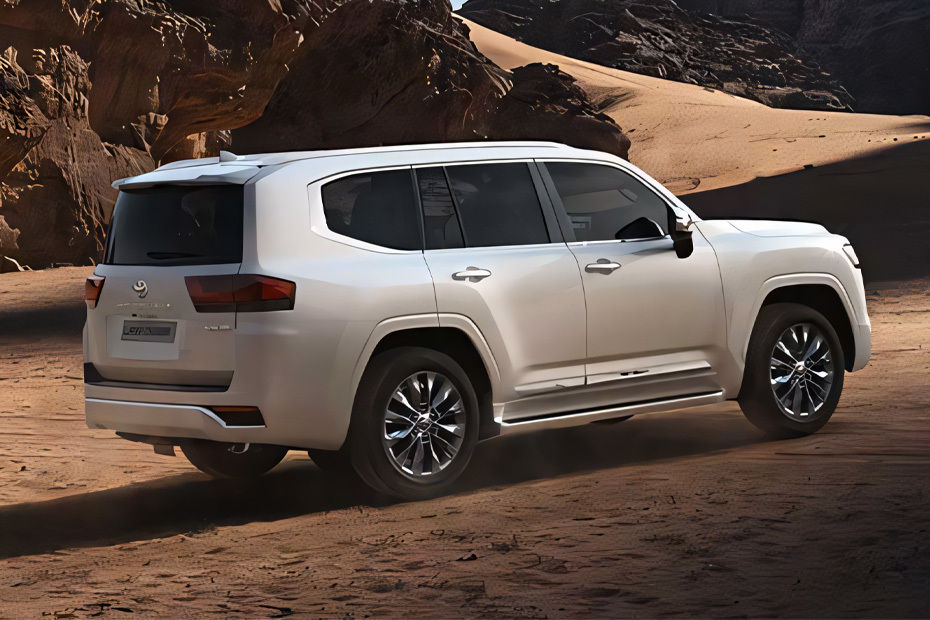 Land Cruiser 300 Rear Medium Side View