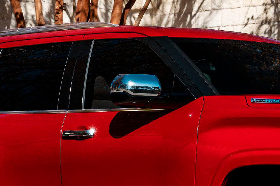 تويوتا سيكويا Drivers Side Mirror Front Angle تويوتا سيكويا Drivers Side Mirror Front Angle
