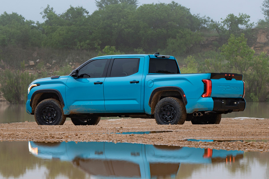 Rear Cross View of Toyota Tundra Rear Cross View of Toyota Tundra