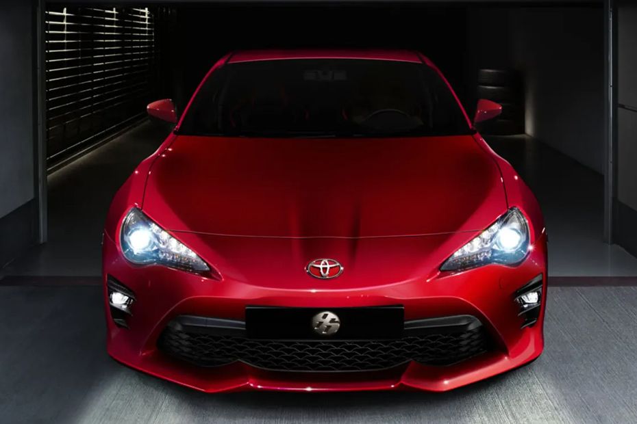 Full Front View of 86 Full Front View of 86