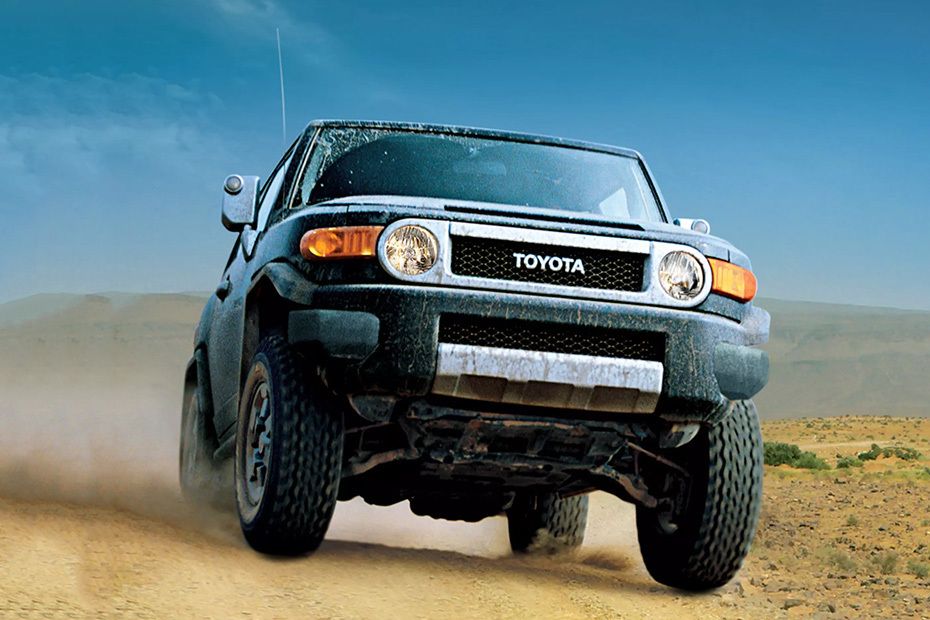 FJ Cruiser (2022-2023) Medium Angle Front View FJ Cruiser (2022-2023) Medium Angle Front View