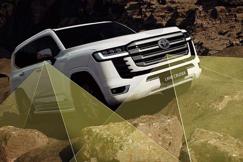 Toyota  Land Cruiser Front angle low view