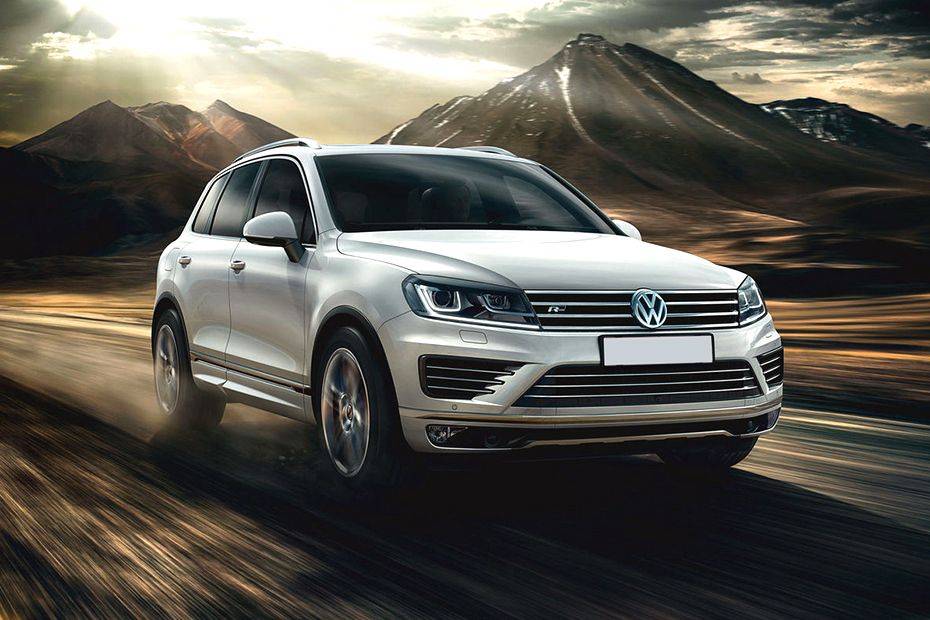 فولكس فاجن Touareg (2012-2021) Front Medium View فولكس فاجن Touareg (2012-2021) Front Medium View